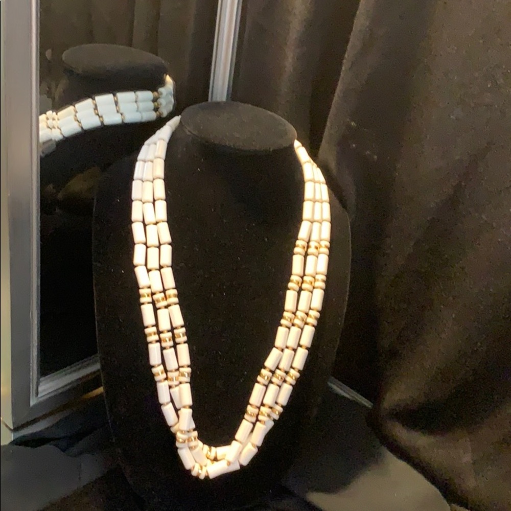 3 Avon vintage necklaces white and gold